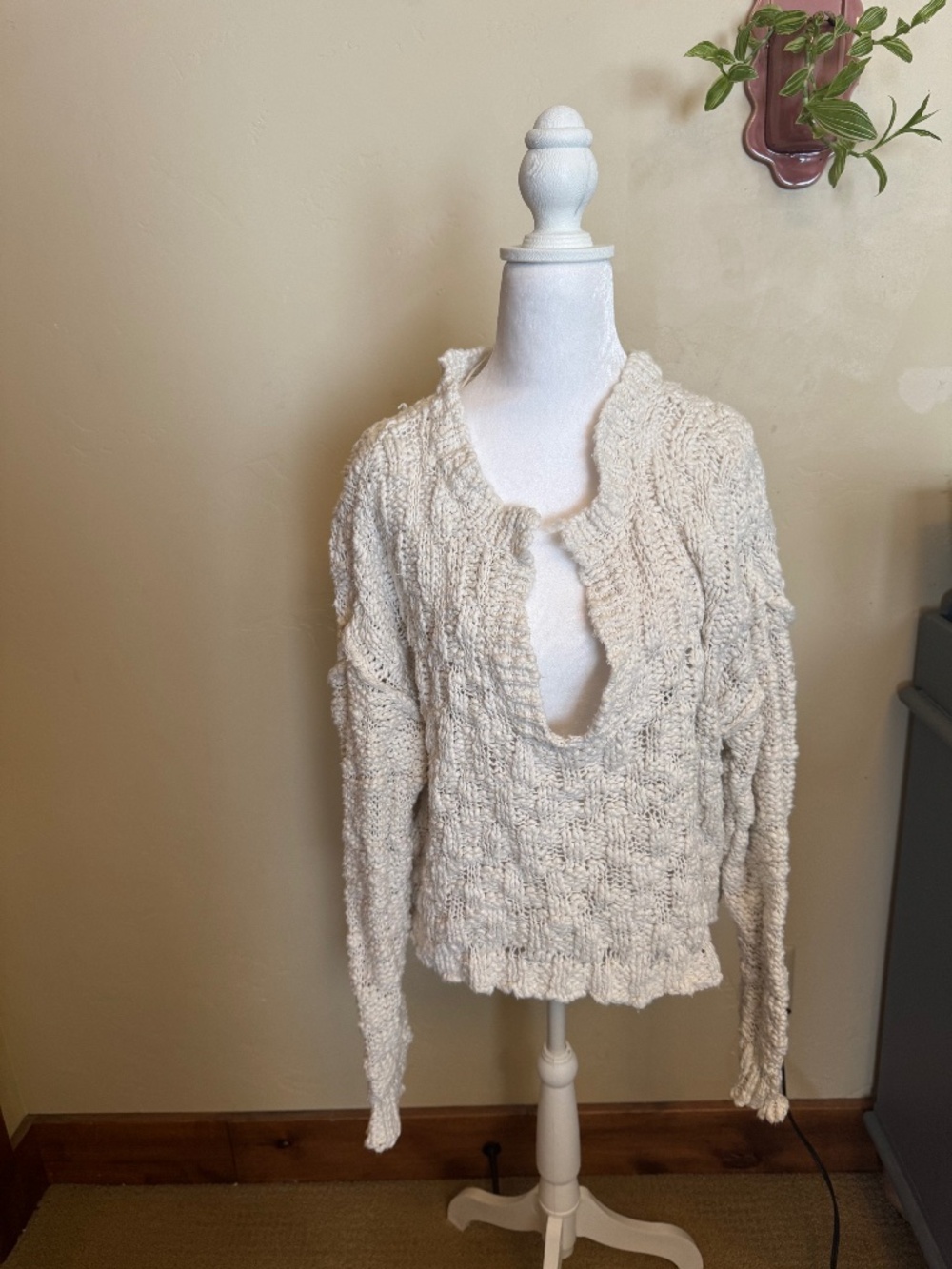 Cream tan Free people sweater size medium #free people #fall #cozy